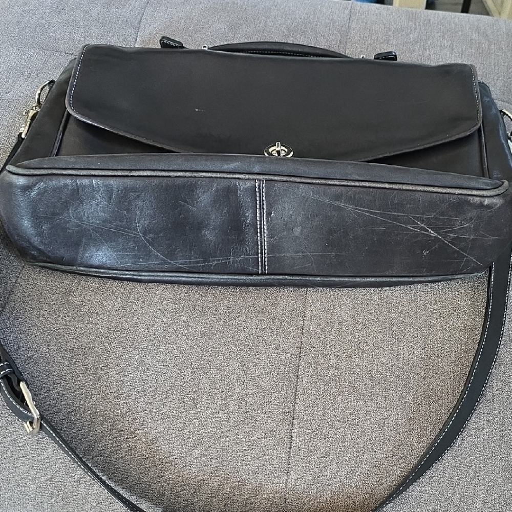Coach Vintage Messenger Bag - Picture 8 of 11